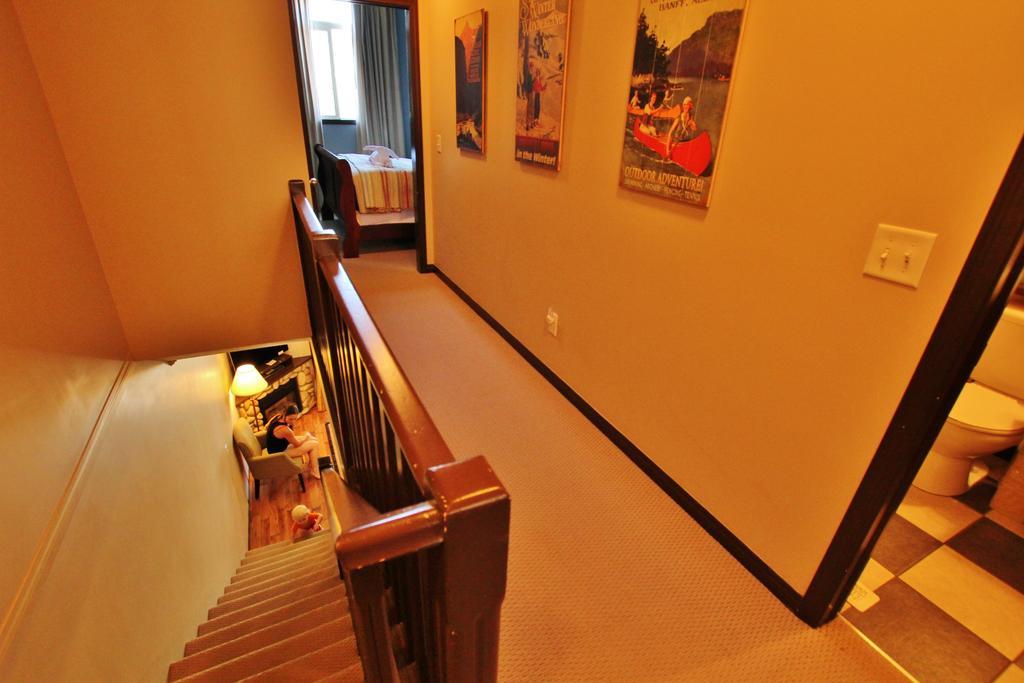 Mystic Springs Chalets & Hot Pools Canmore Bagian luar foto