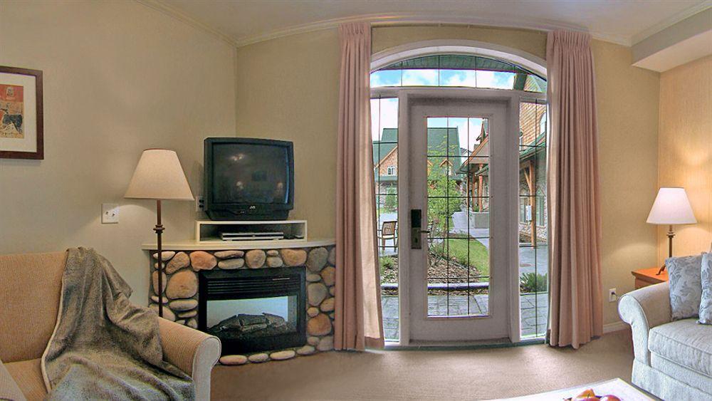 Mystic Springs Chalets & Hot Pools Canmore Bagian luar foto