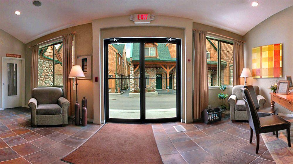Mystic Springs Chalets & Hot Pools Canmore Bagian luar foto