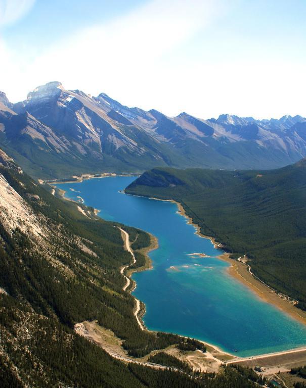 Mystic Springs Chalets & Hot Pools Canmore Bagian luar foto